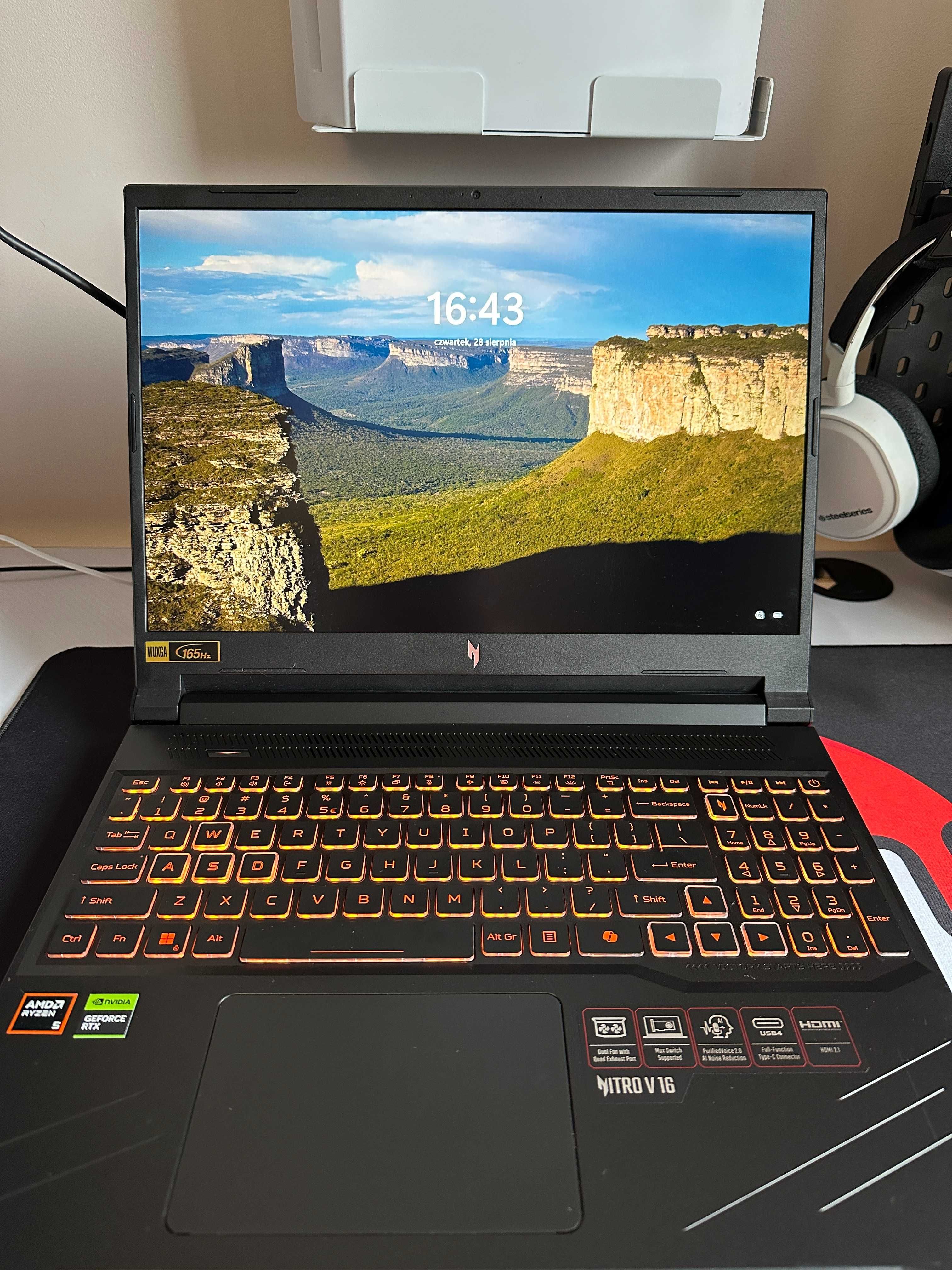 PRZEDAM – ZESTAW GAMINGOWY | Acer Nitro V16 + Akcesoria (stan idealny)