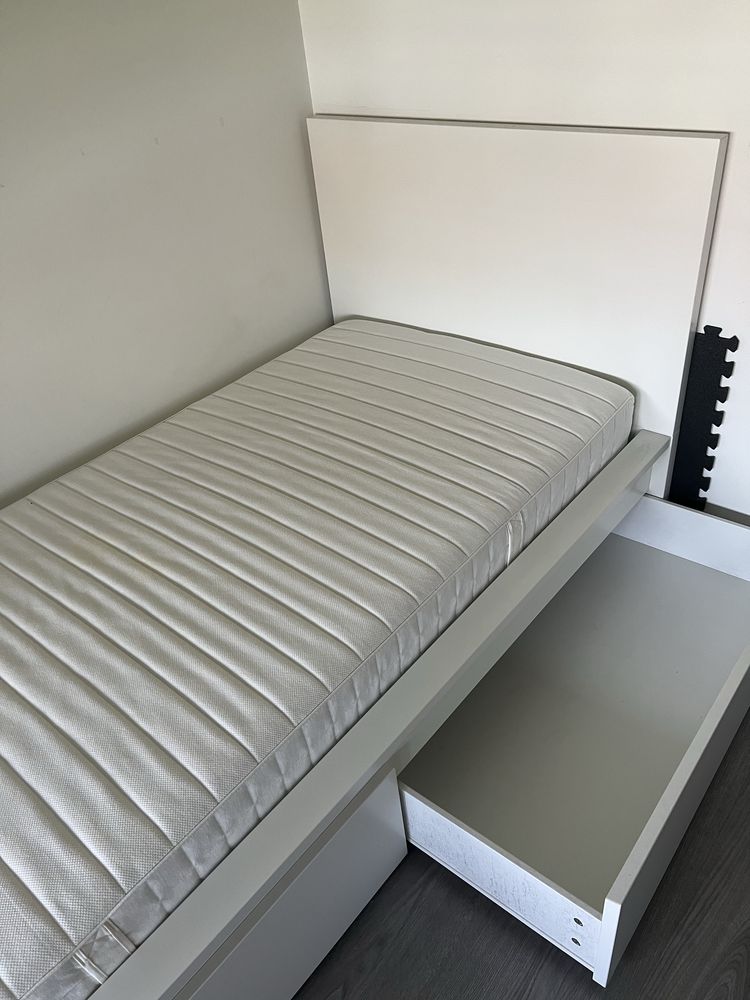 Cama Com Colchão e Estrado