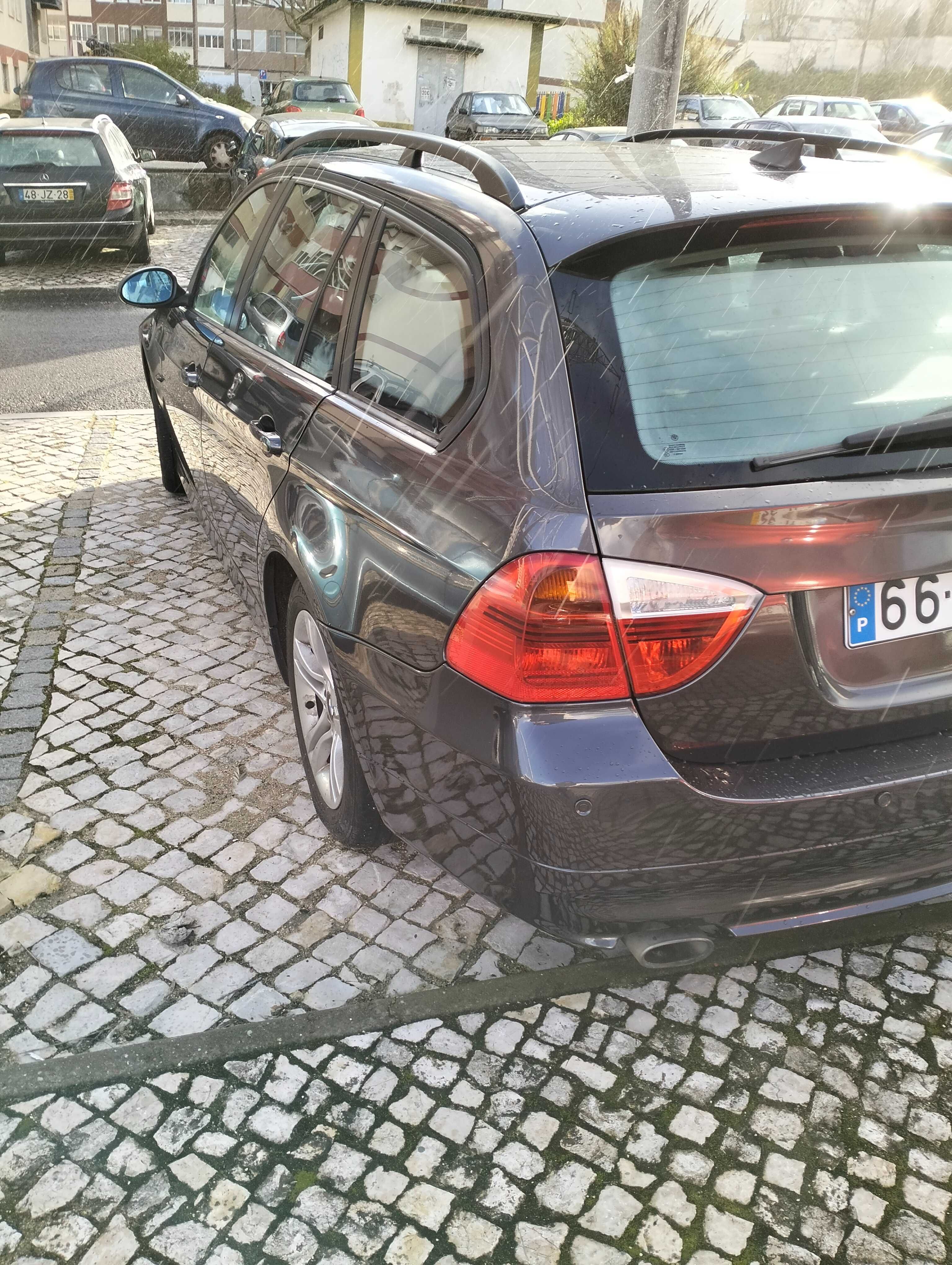 BMW  318d Touring, 122.000 km reais