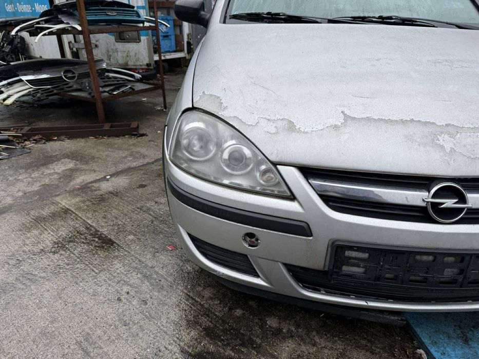 Opel Corsa C na części    maska/zderzak/klapa/fotele/licznik
