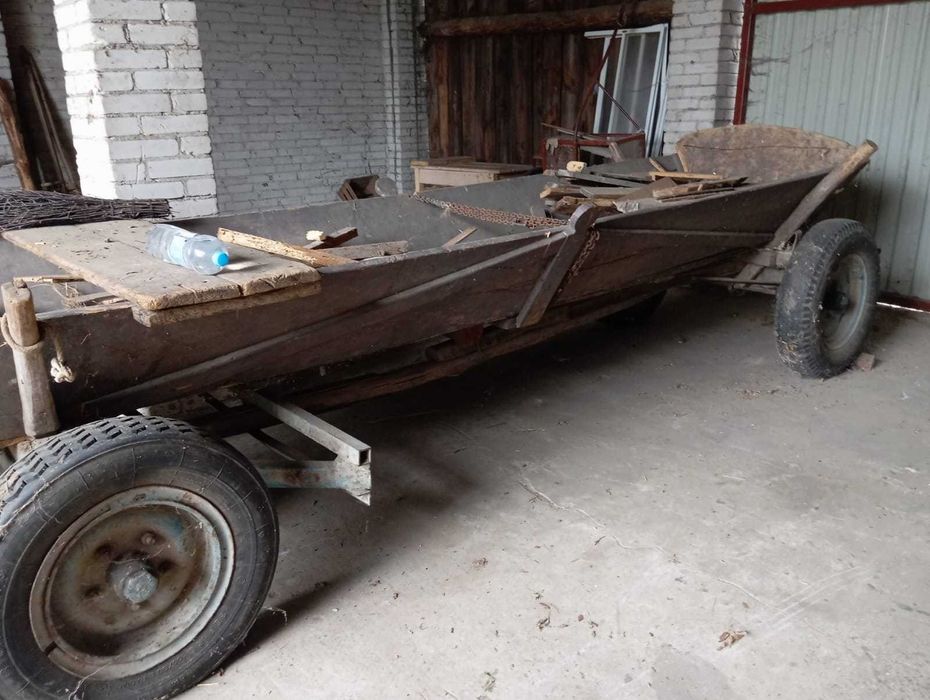 Sprzedam wóz na gumowych kołach