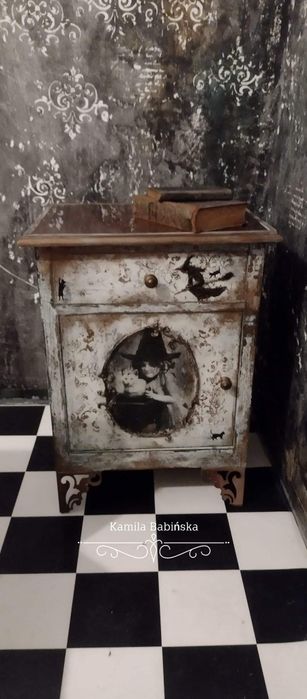 Szafka, drewno z motywem czarownicy