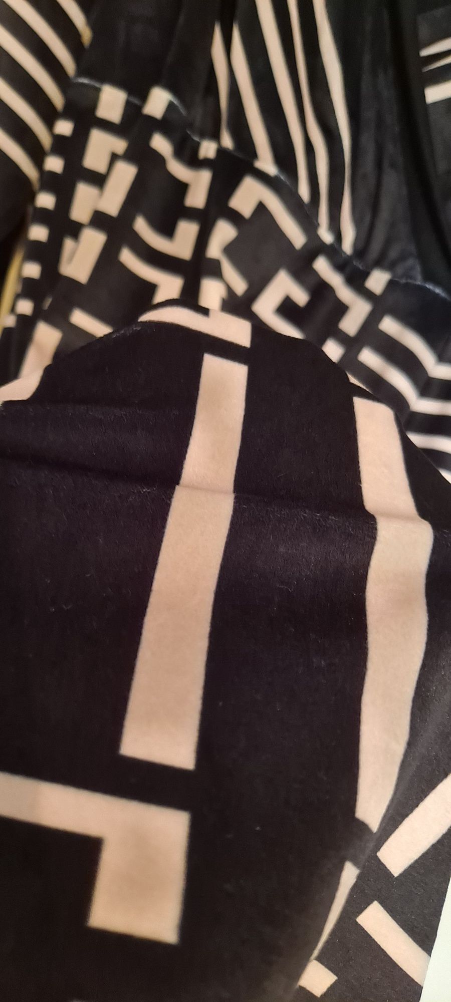 Sukienka Gucci zamszowa do 120 biust