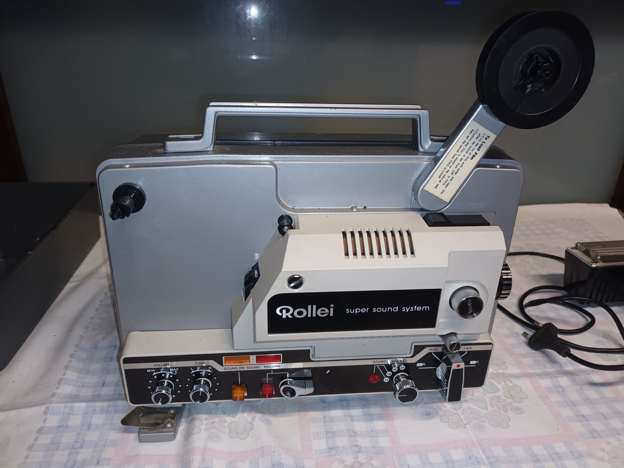ROLLEI Super Sound System P8400S Projetor