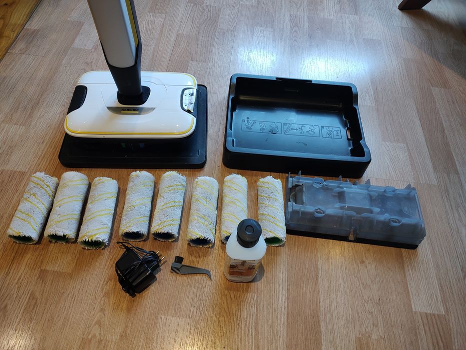 Mop elektryczny KARCHER FC 7 Cordless 1.055-701.0 (Bezprzewodowy)