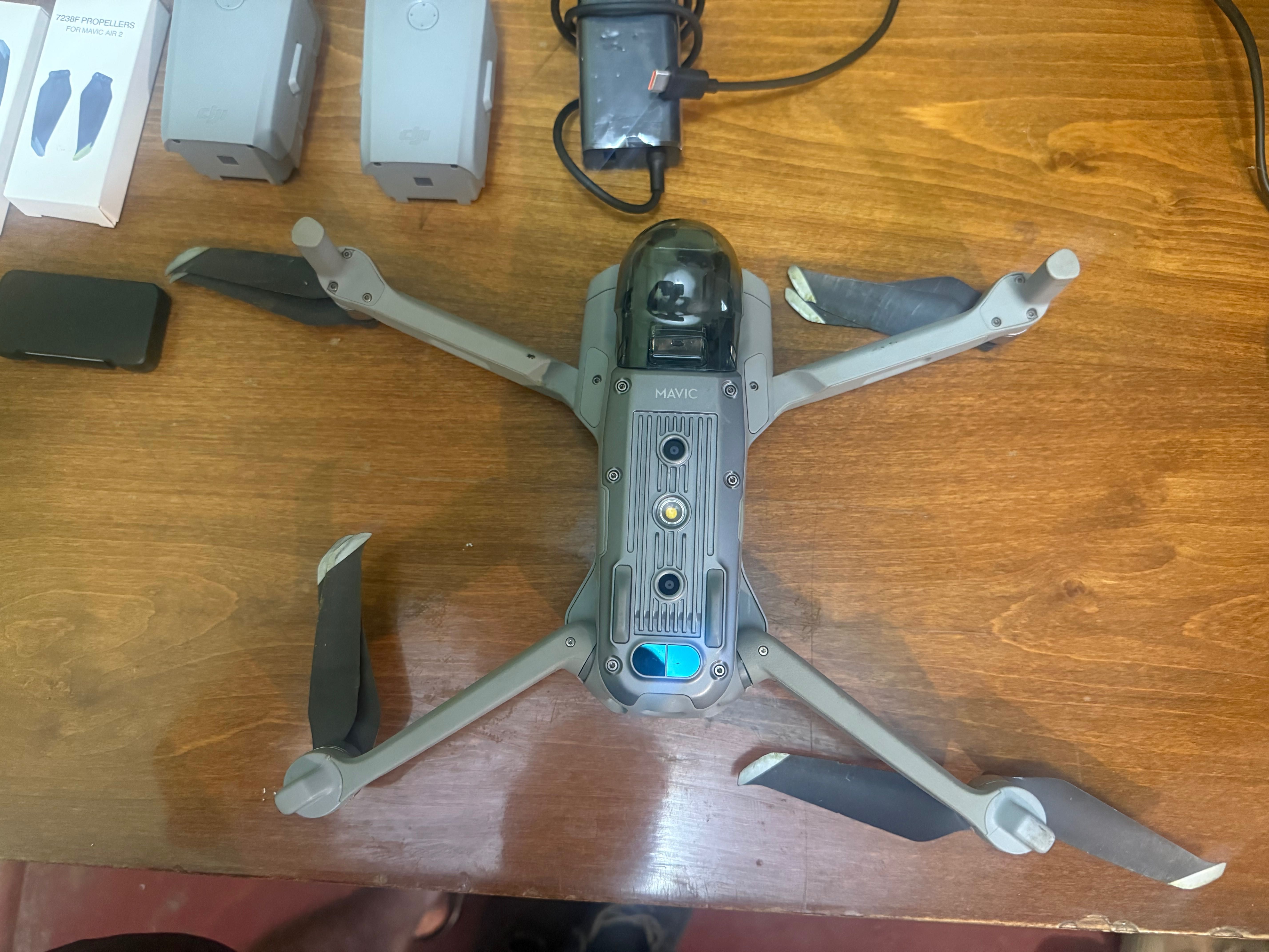 Квадрокоптер DJI Mavic Air 2