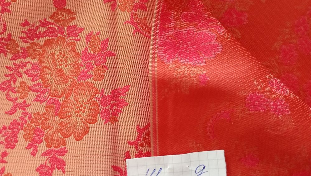 Тканина цупка. Штучний шовк. Відрізи. Плотный материал.