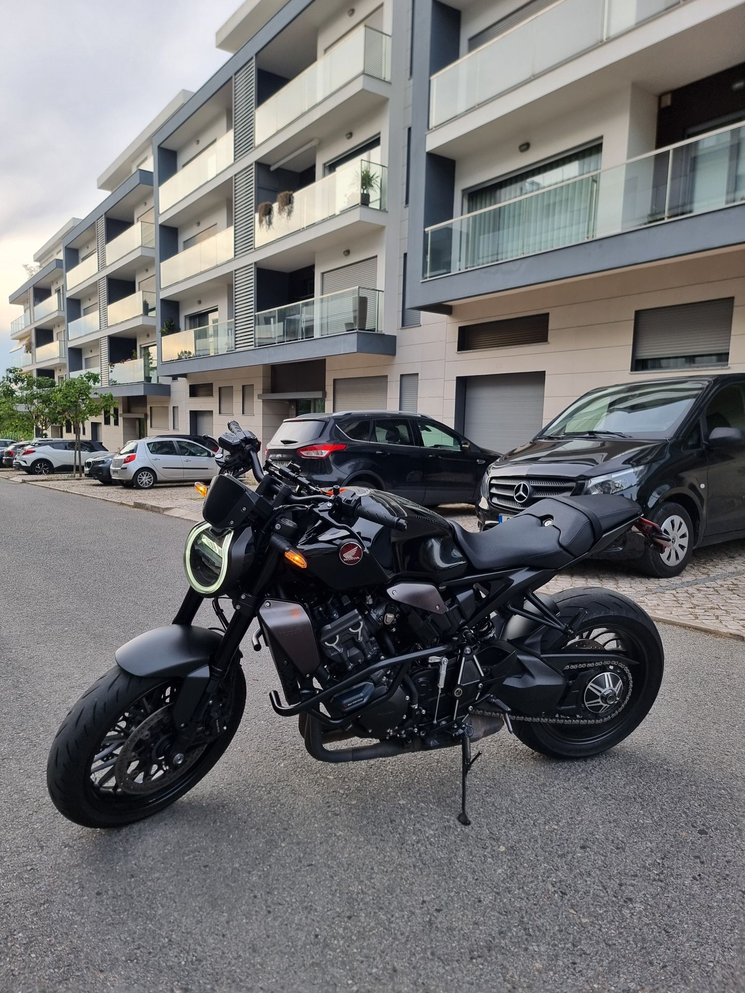 Honda CB 1000r black edition