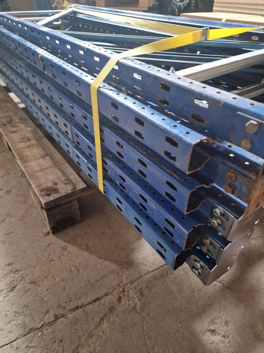 Estante usada de arrumação resistente para desocupar