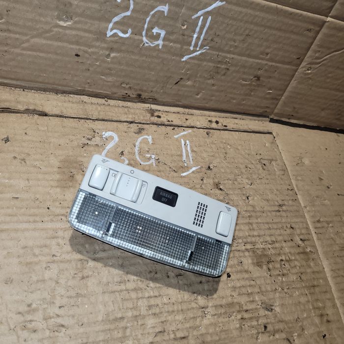 Lampka podsufitki oświetlenie wnętrza kabiny vw passat b5 LIFT skoda