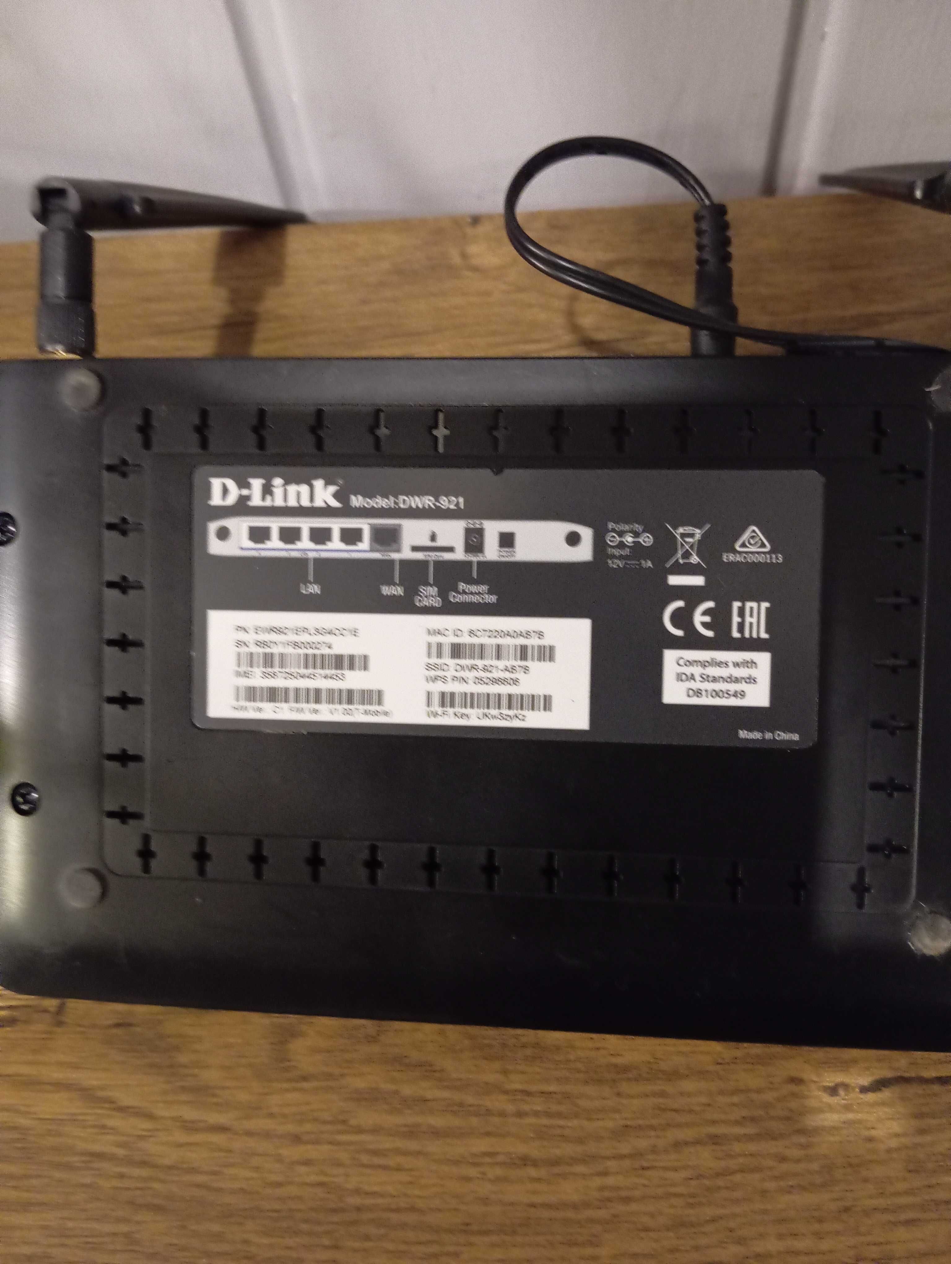 Router D-Link DWR-921 Wi-Fi LTE 4G