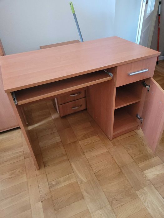 Biurko młodzieżowe