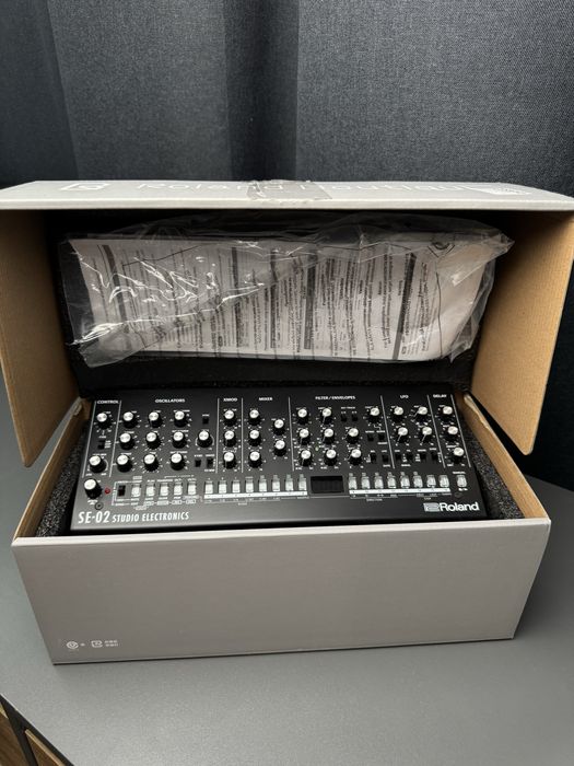 Синтезатор Roland Boutique SE-02