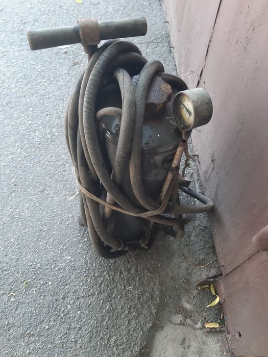 Профессиональный опрыскиватель.