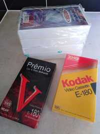 Conjunto de 4 caixas mais duas cassetes VHS Novas.