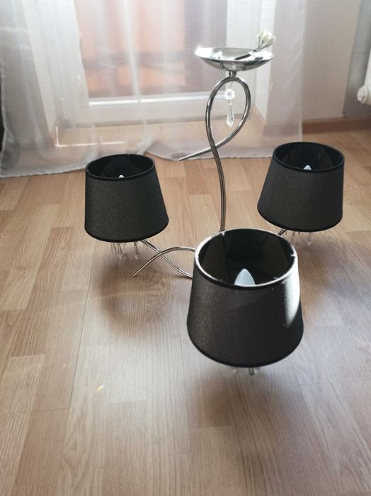 Elegancki czarny żyrandol glamour