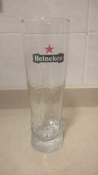 Copo de cerveja Heineken