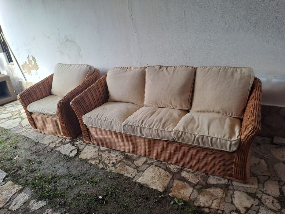 Conjunto de sofa de vime. Para  desocupar.