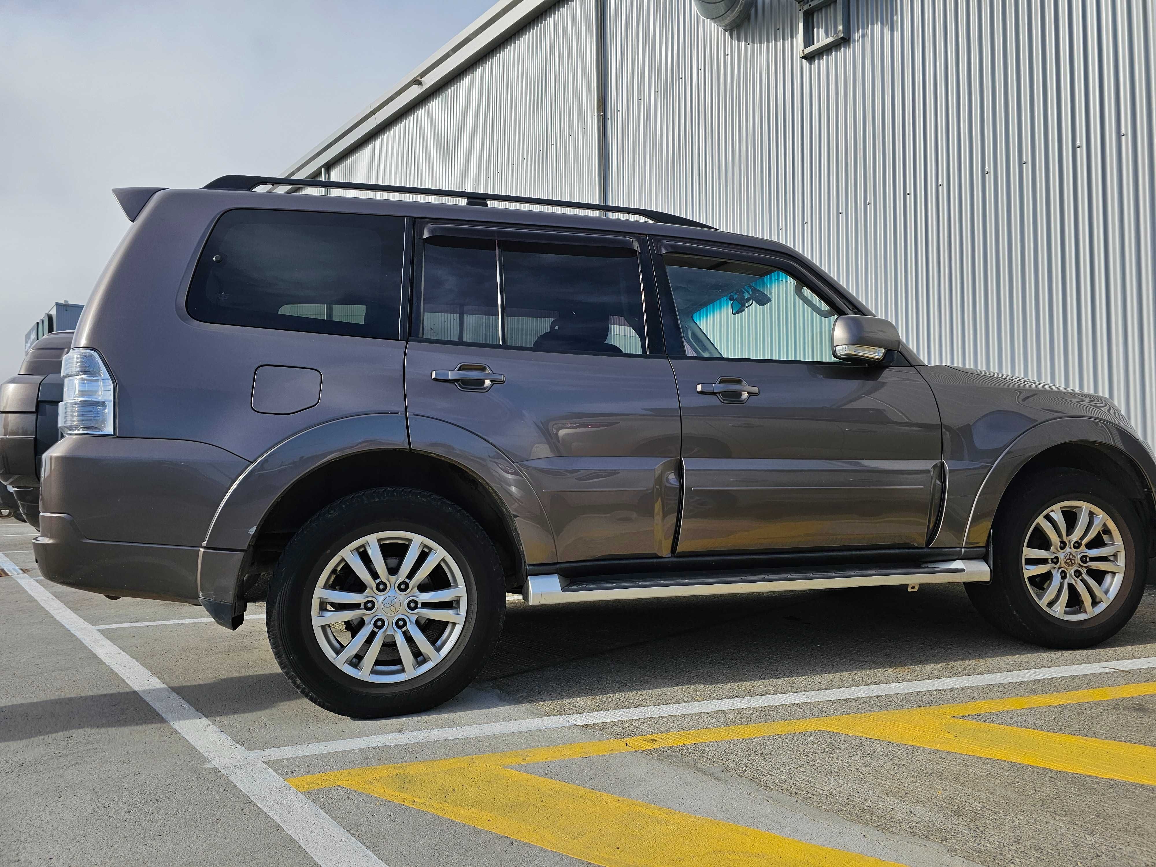 Mitsubihi  PAJERO