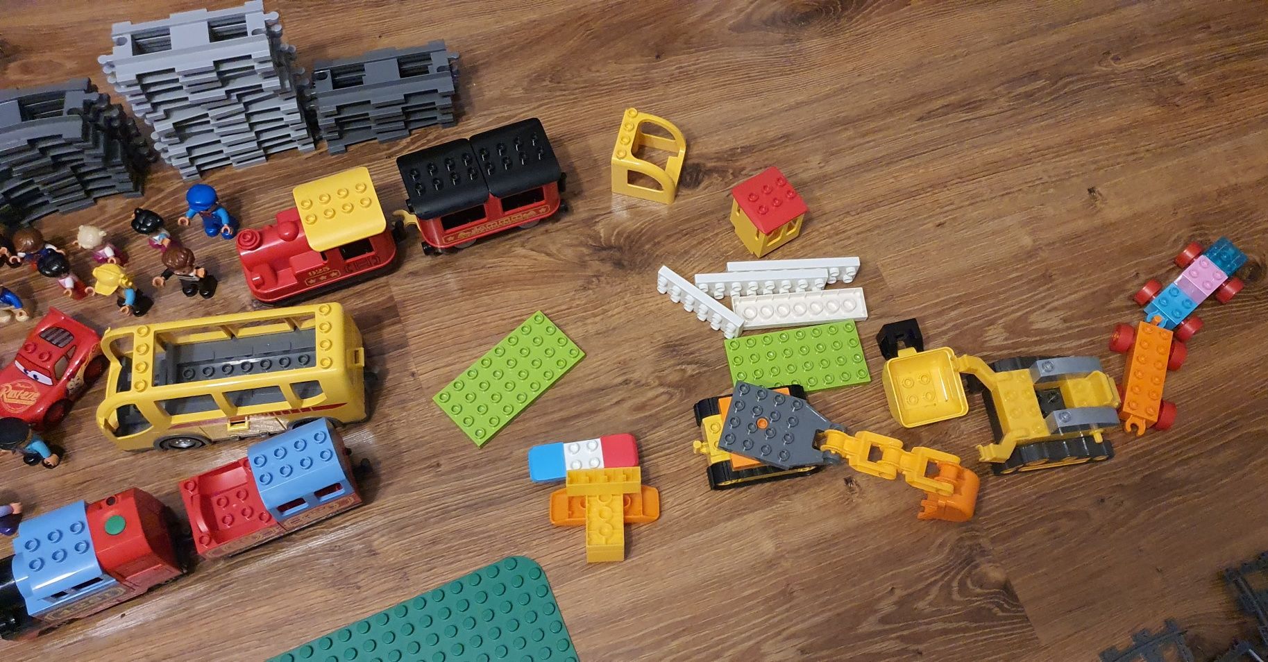 Lego Duplo 2 pociągi, dużo torów, i inne