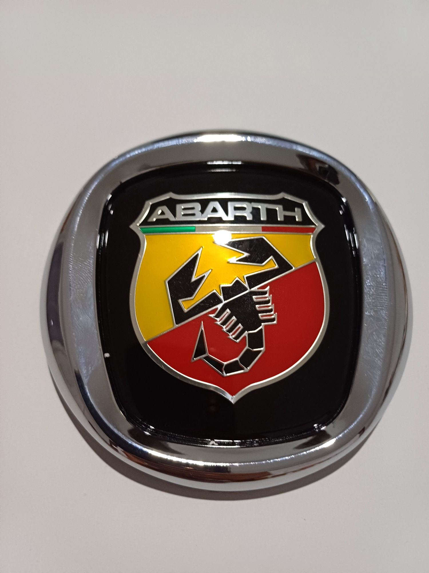 Emblemas Fiat e Abarth