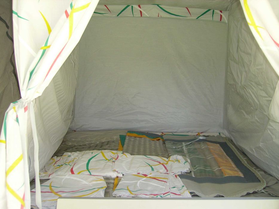 atrelado  tenda com muito pouco usocomo novo