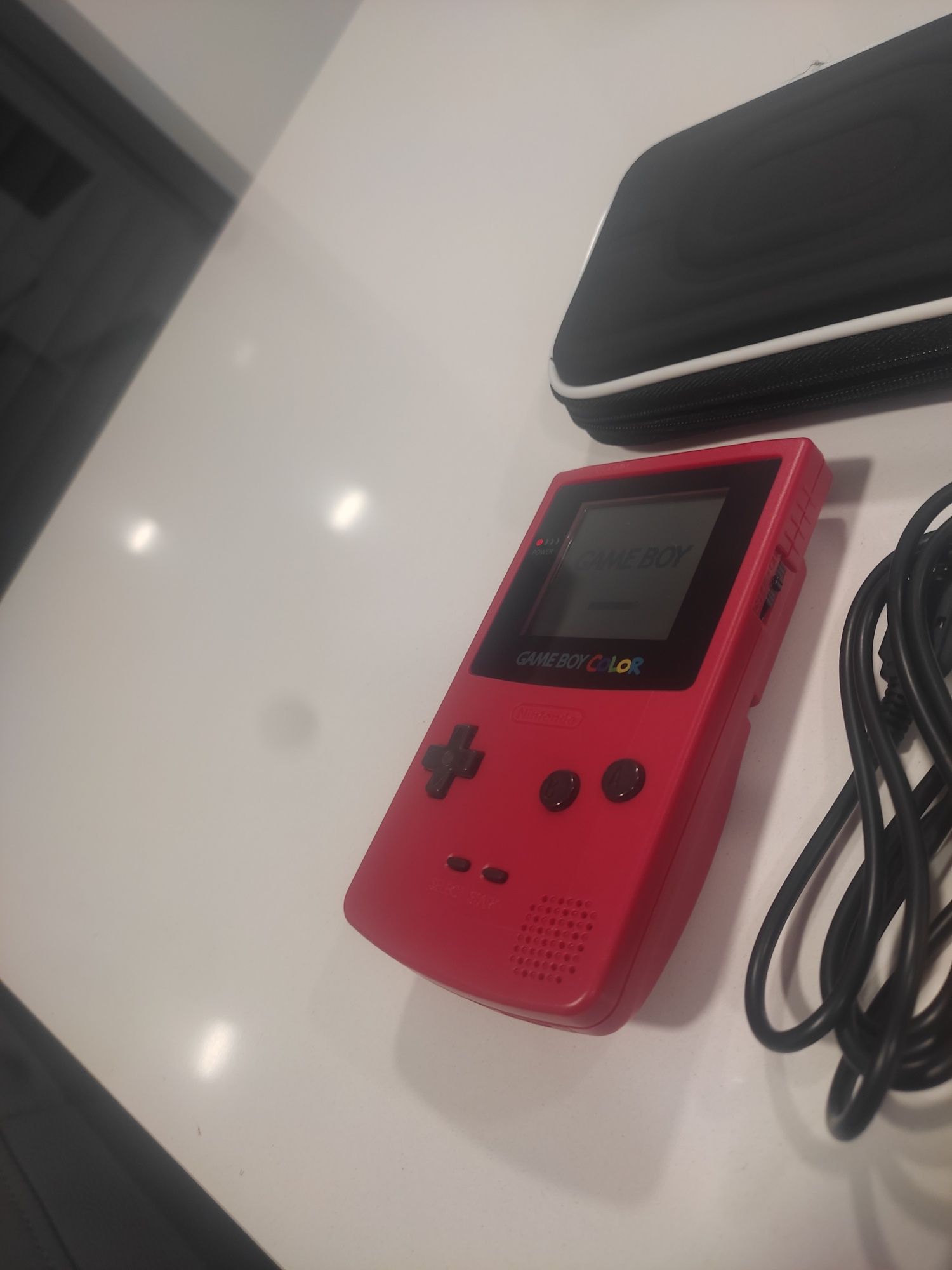 Conjunto Gameboy Color vermelho com 7 jogos Pokémon cabo link e bolsa