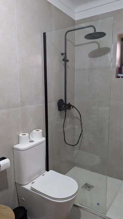 Resguardo duche vidro pormenor preto