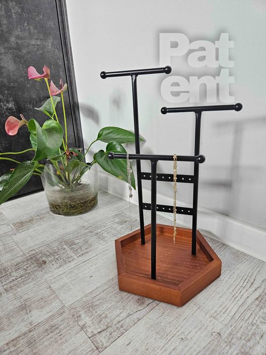 Szkatułka ekspozytor stojak na biżuterię pojemny z haczykami i loft