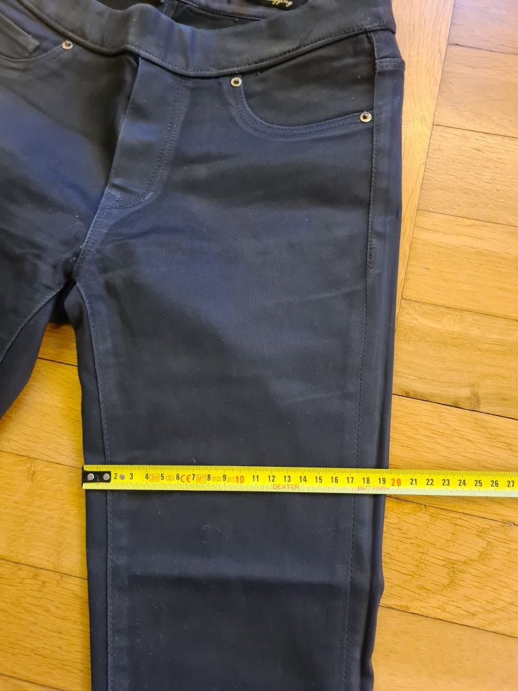 Eleganckie woskowane czarne rurki Zara rozmiar XS/S