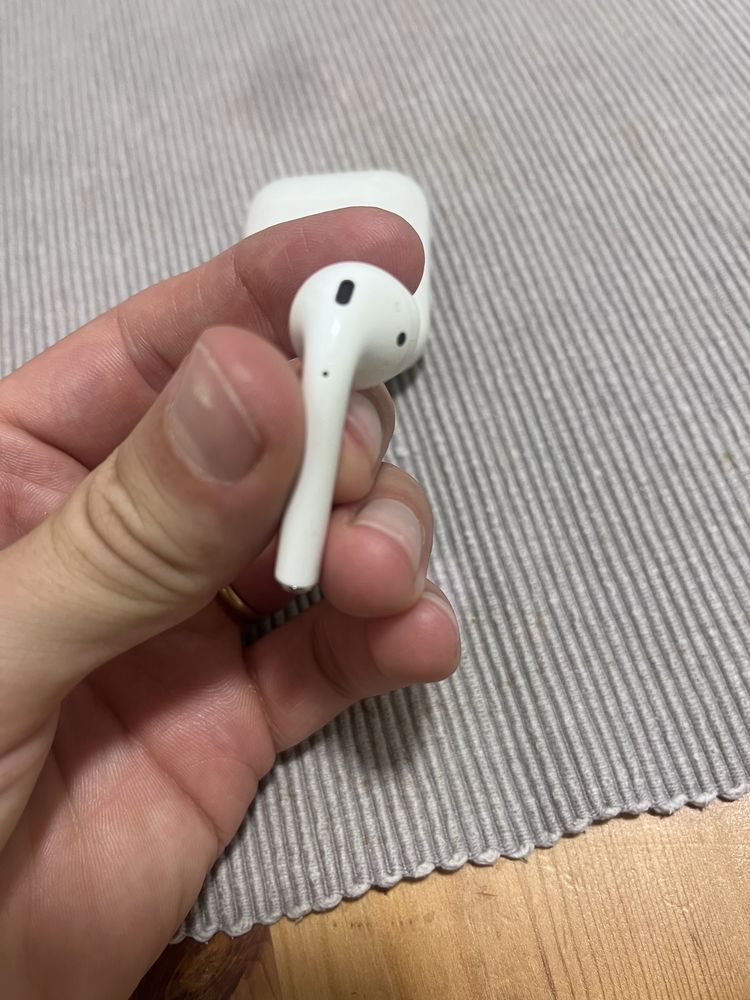 Airpods Apple 2nd generation (1 fone)