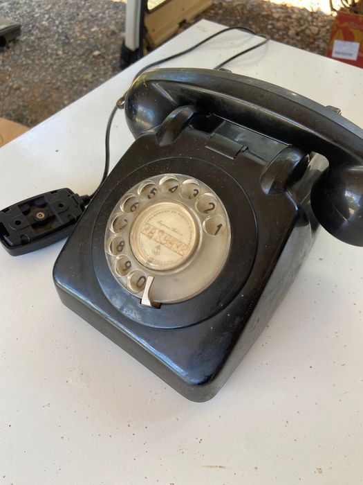 Telefone fixo antigo
