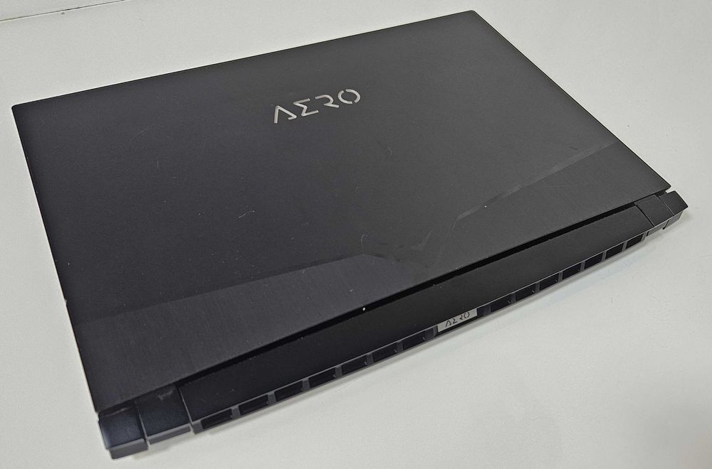 Ігровий ноутбук Gigabyte AERO 15 /i7-10750H /32 /512 /RTX 2070 Super