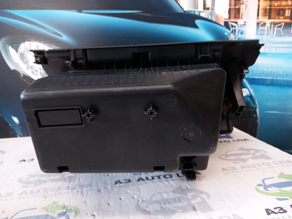 Porta luvas Peugeot 208