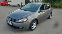 VW Golf VI 1,6 8VMPI sam parkuje idealny