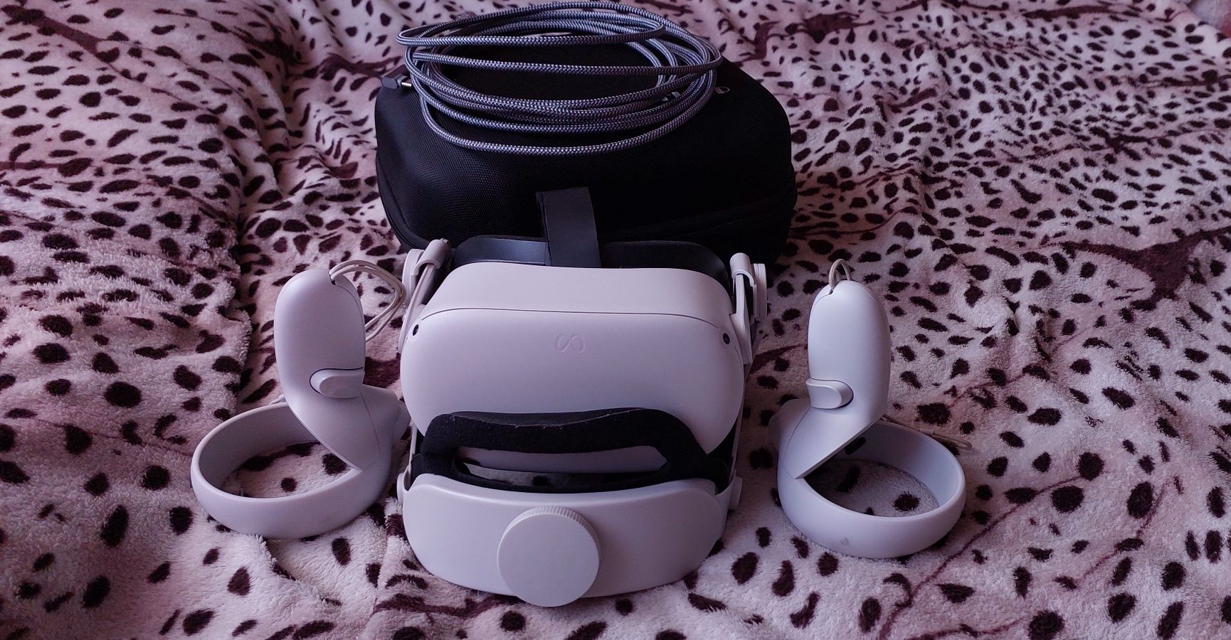 Oculus Quest 2 Окуляри вірутальної релаьності