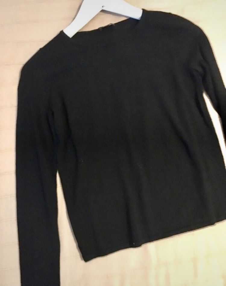 Sweter sweterek czarny Solar XS jak nowy prosty klasycz krótki