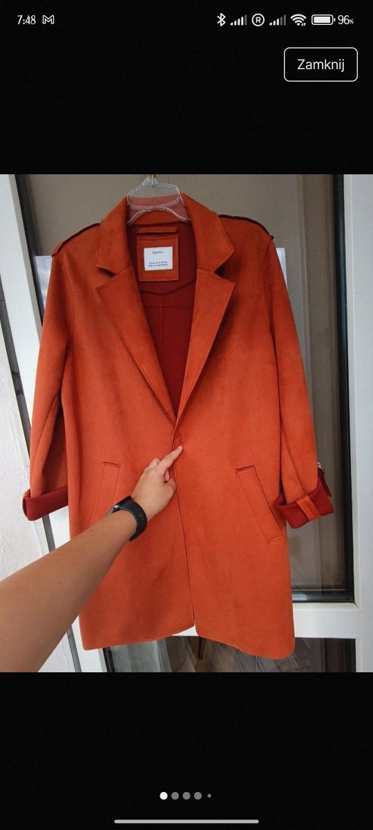 Bershka krótki płaszcz, Rozmiar M