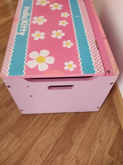 Baú em madeira hello Kitty