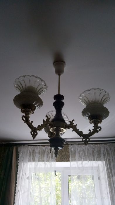 Люстра,  ретро с тремя плафонами