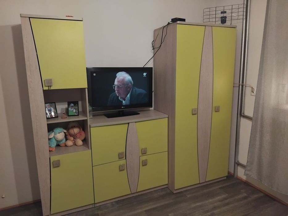 Regał do pokoju dziecinnego