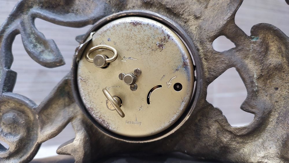 Zegar Św Jerzy Mosiądz.