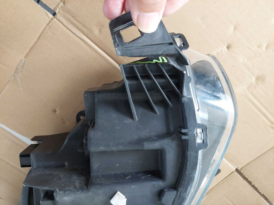 farol esq Ford connect
