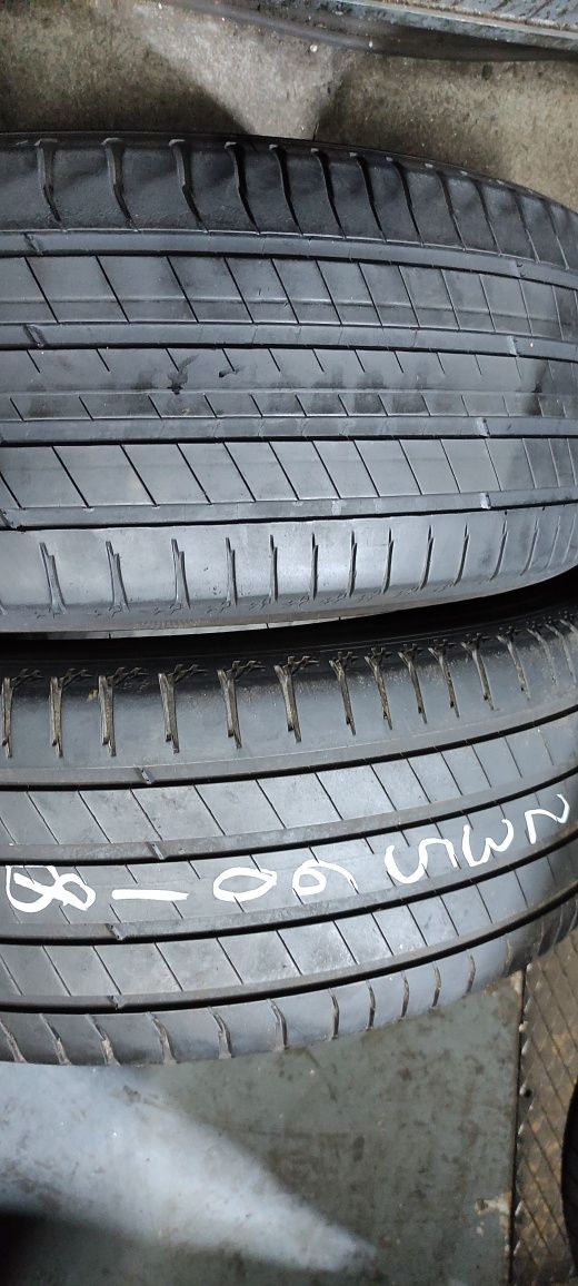 Pneus 235/60/18 semi novos