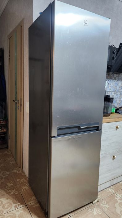 Холодильник indesit,  є недоліки