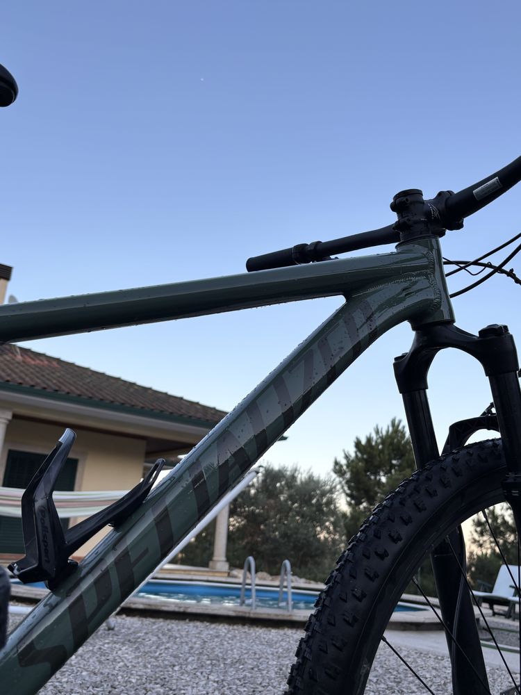 Specialized Rockhopper – Tamanho M – Pronta a rolar!