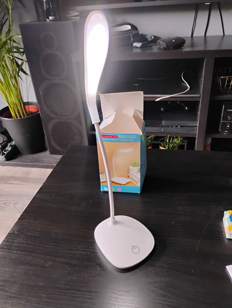 Lampka LED na biurko