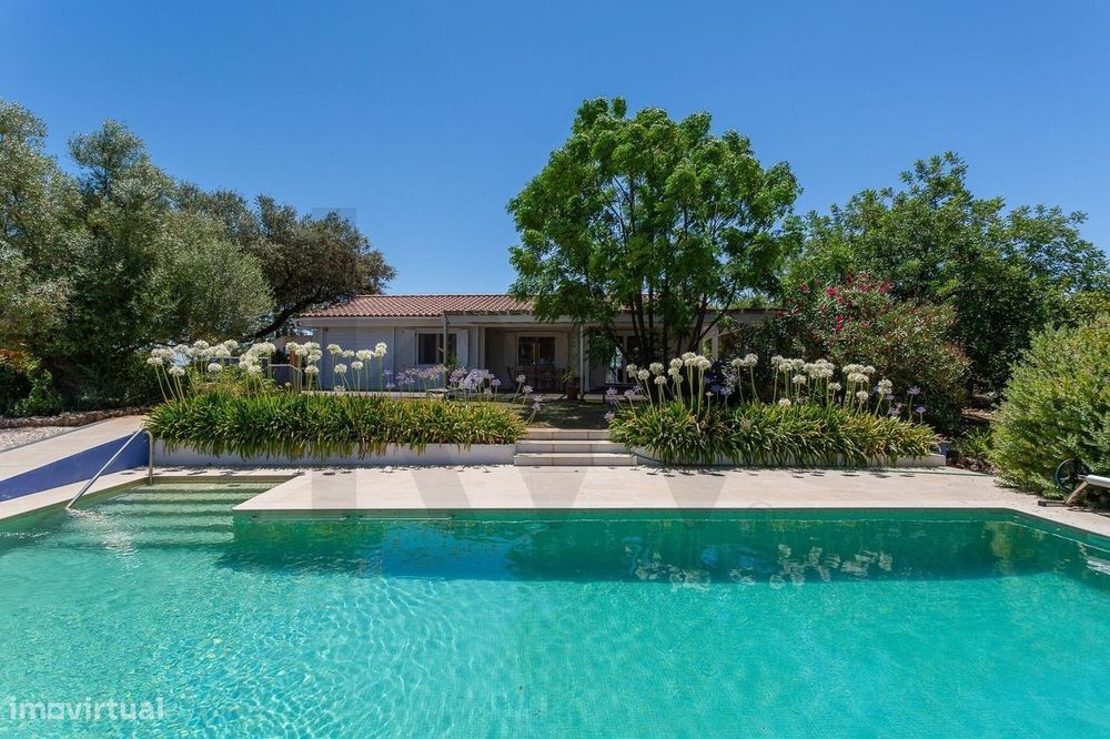 Moradia T2 auto-sustentável em terreno 4,3 ha em Terena – Alandroal