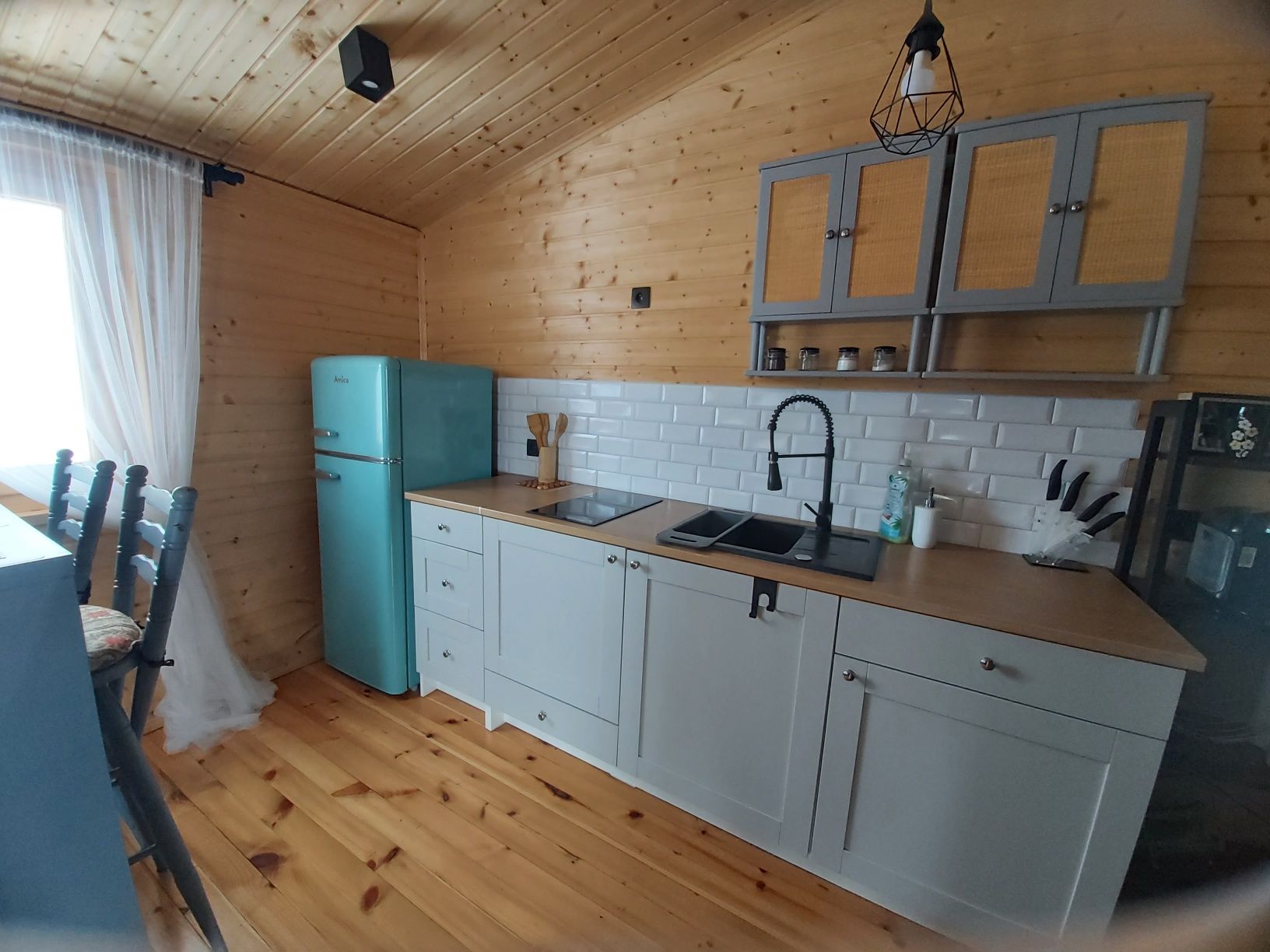 Drewniany Zakątek domek z jacuzzi i sauną na wyłączność