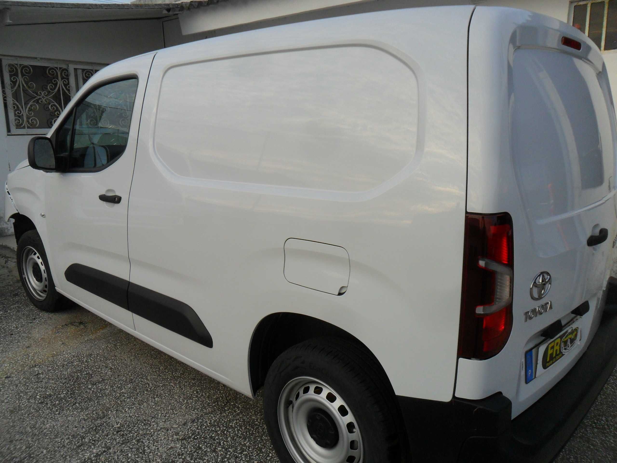 Toyota Proace City L1  Exclusive 102 cv (2022 ) IVA DEDUTÍVEL